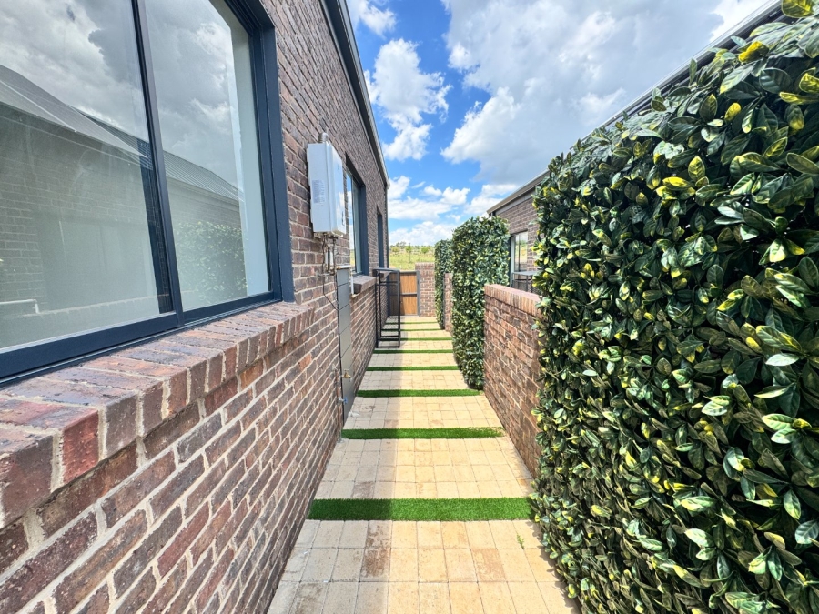 3 Bedroom Property for Sale in Helderzicht Eco Estate North West